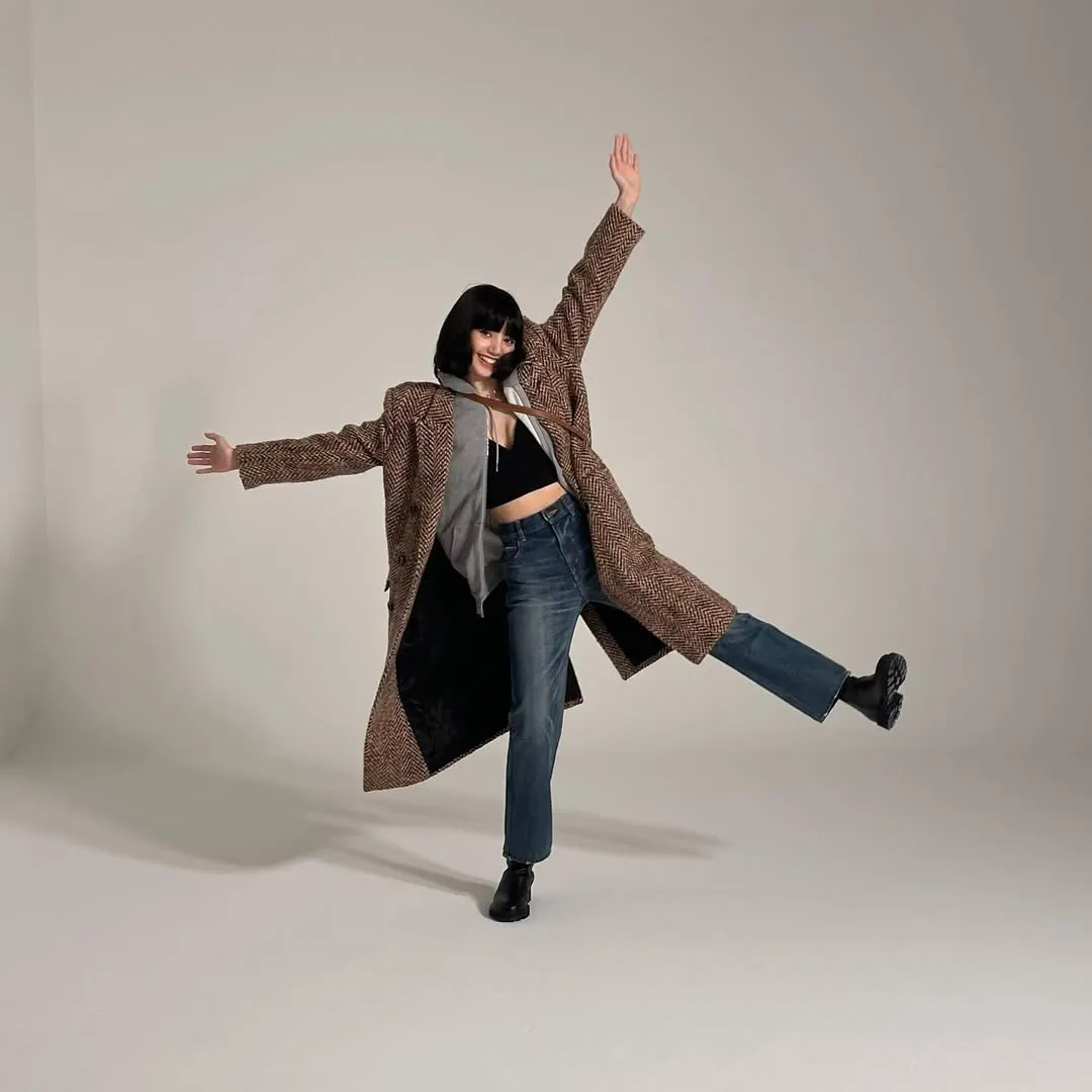 4 chiếc áo dạ chống chịu lạnh giá mùa Đông 2025-1.webp