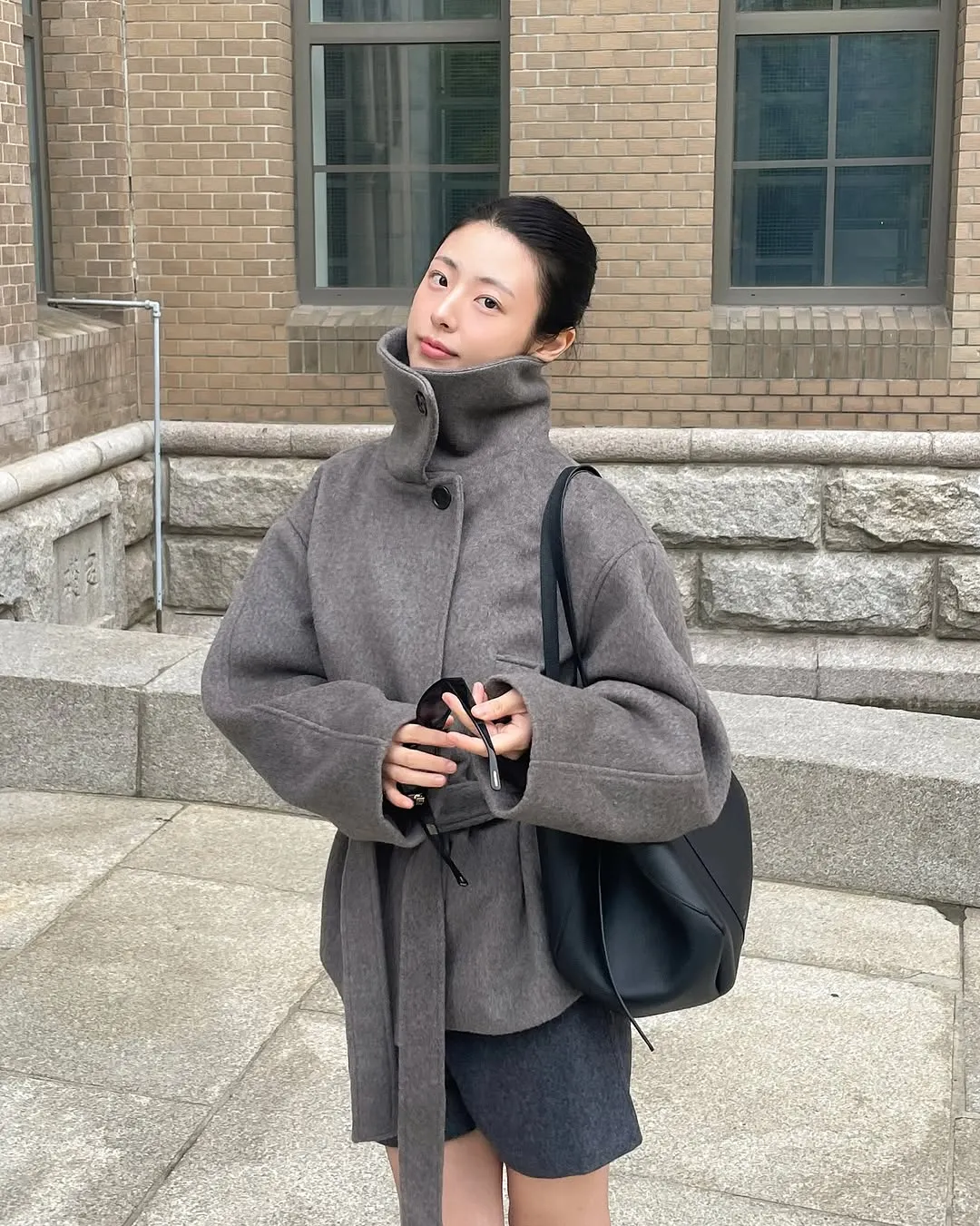 4 chiếc áo dạ chống chịu lạnh giá mùa Đông 2025-2.webp