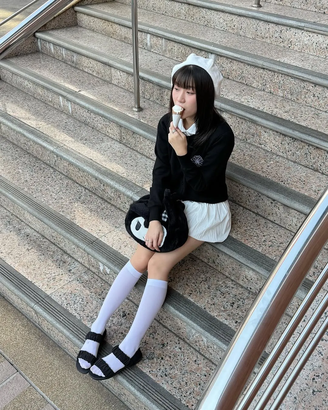 4 kiểu dép đi biển phong cách và tiện lợi cho mọi chuyến đi-6.webp