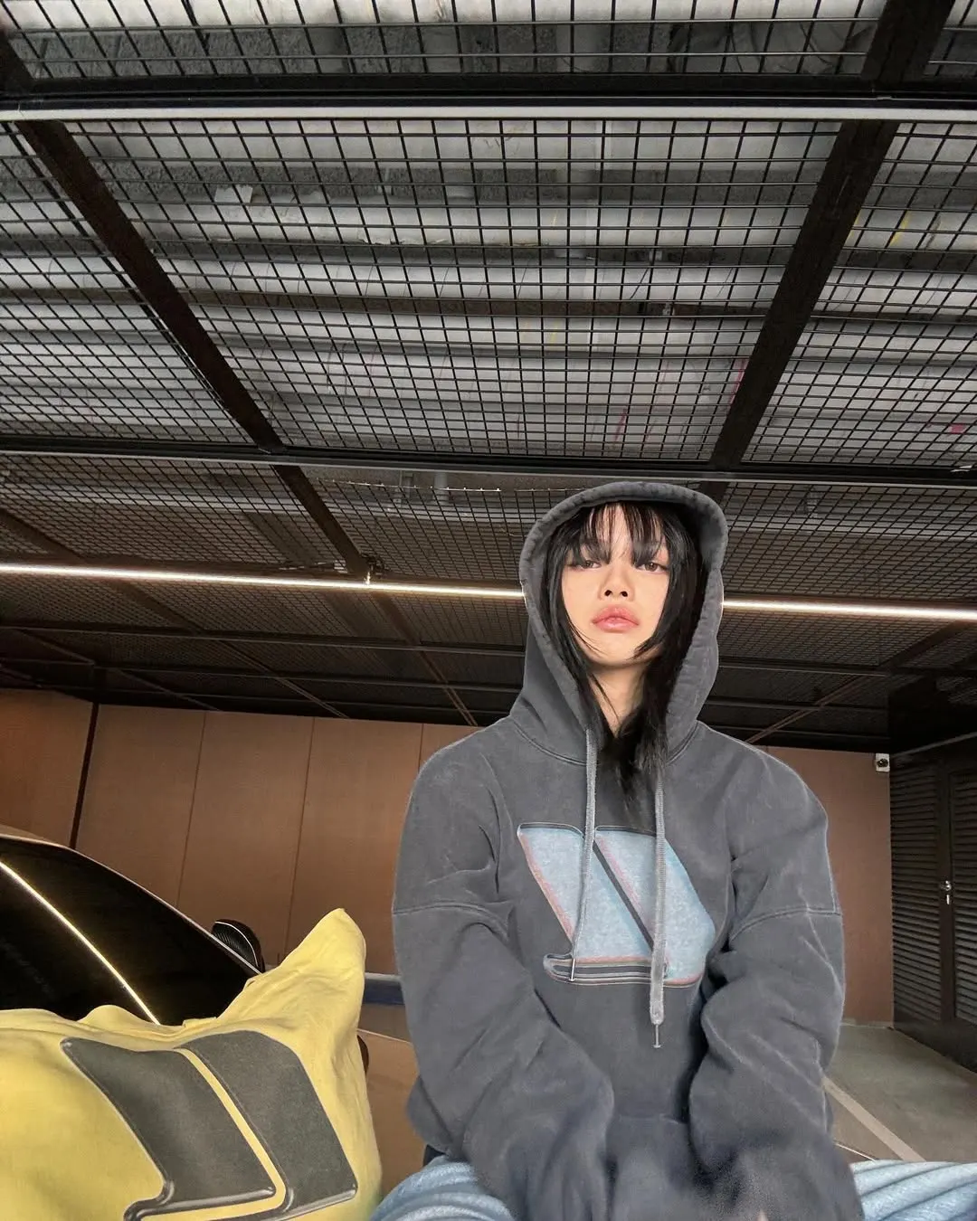 5 item basic tưởng đơn giản nhưng là nền tảng cho mọi outfit streetwear-3.webp