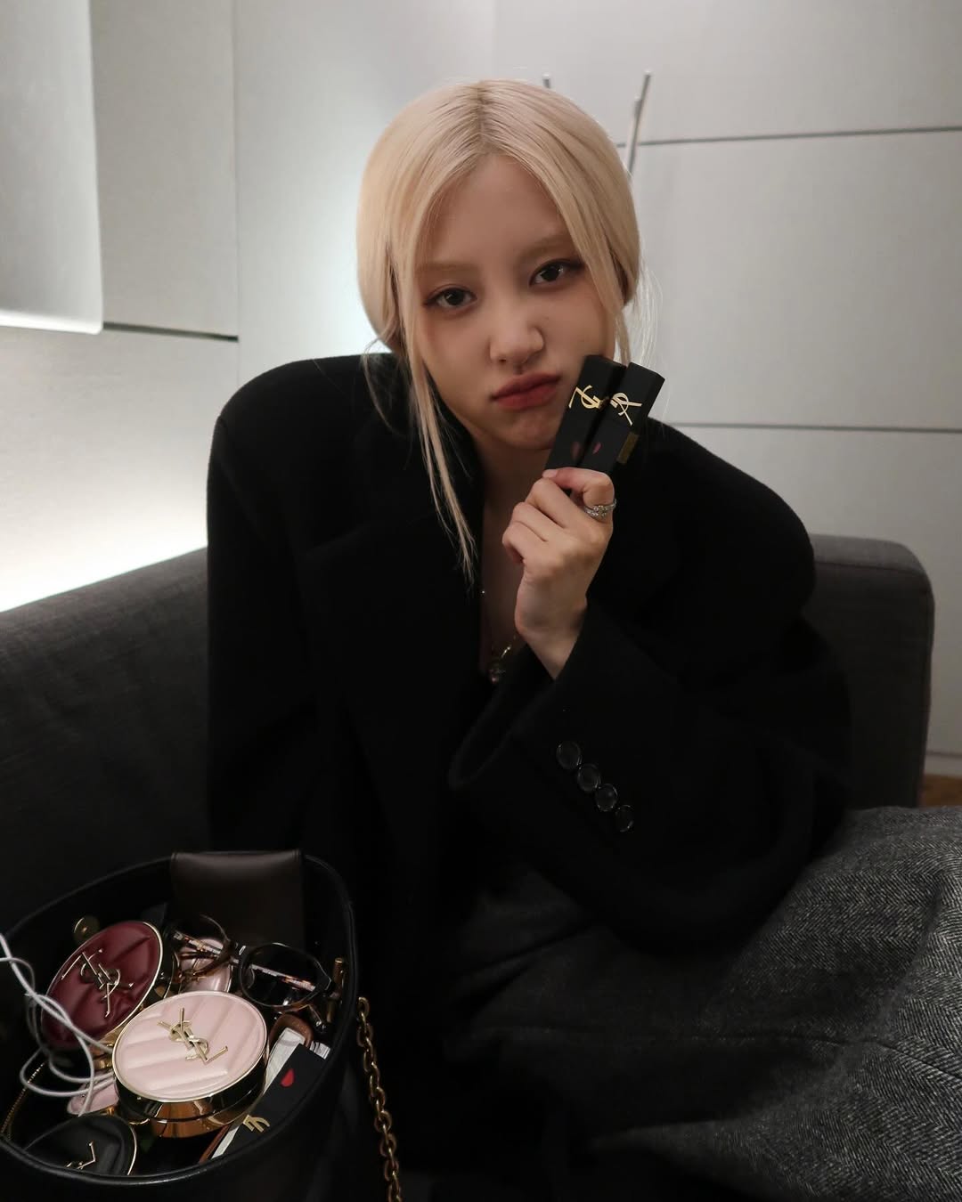 5 lối phối vest tô điểm khí chất cho những cô nàng hiện đại-4.jpg