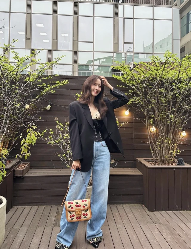 Áo blazer giúp nàng khoác lên mình hình ảnh quý cô hiện đại-1.webp