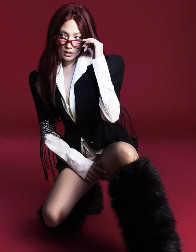 Áo blazer giúp nàng khoác lên mình hình ảnh quý cô hiện đại-3.webp