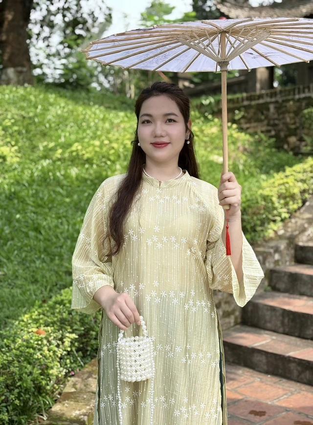 Áo dài bigsize dành riêng cho cô nàng ngoại cỡ-1.webp