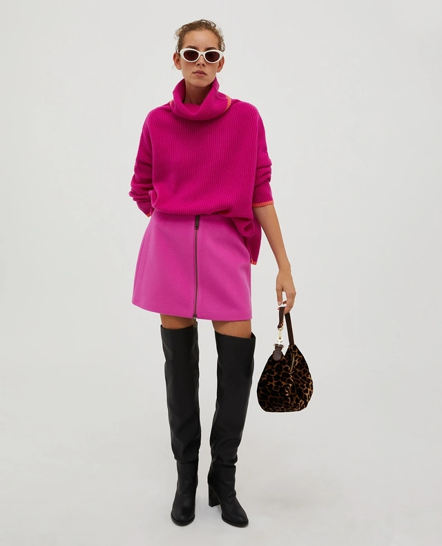 Áo len hồng biểu tượng nữ tính trở lại đầy cuốn hút-2.webp