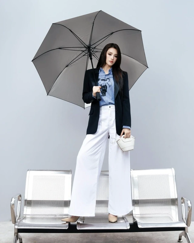 Áo sơ mi kẻ sọc luôn là lựa chọn thời thượng nhất-8.webp