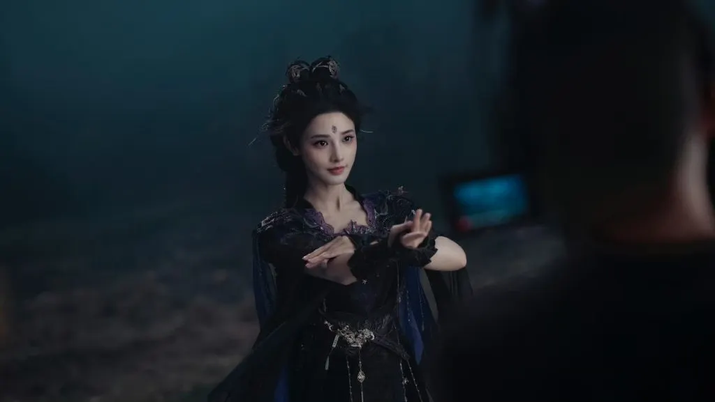 Bành Tiểu Nhiễm và vẻ đẹp huyễn hoặc trong Ám Hà Truyện-4.webp