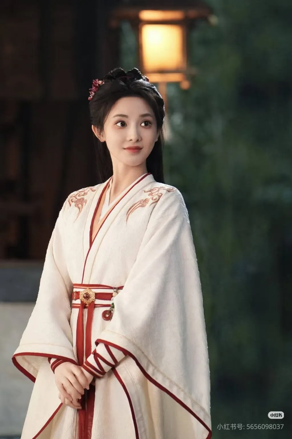 Bành Tiểu Nhiễm và vẻ đẹp huyễn hoặc trong Ám Hà Truyện-8.webp