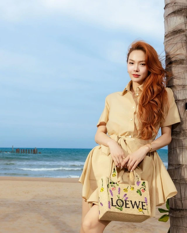 Biến hóa thành quý cô hiện đại với đầm sơ mi-2.webp