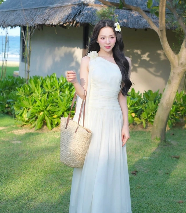 Biến mình thành nàng thơ với váy maxi đi biển-8.webp