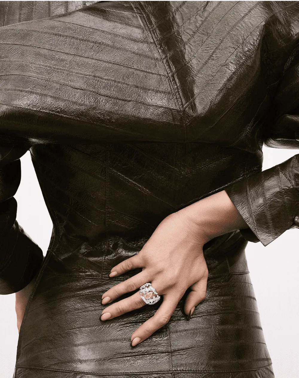 BST Fendi Eaux dArtifice Trang sức trăm năm-1.webp