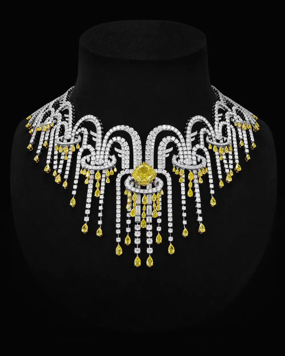 BST Fendi Eaux dArtifice Trang sức trăm năm-4.webp