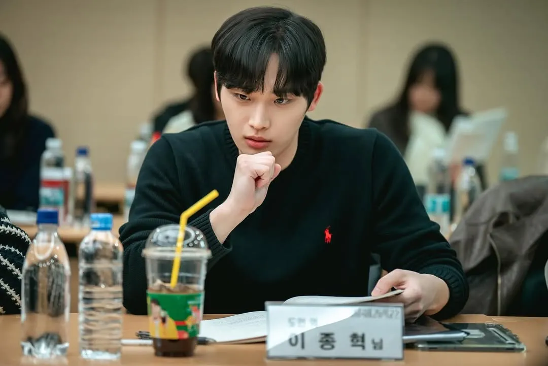 Bữa tiệc thời trang của giới thượng lưu trong Chị Đại Học Đường 2-5.webp