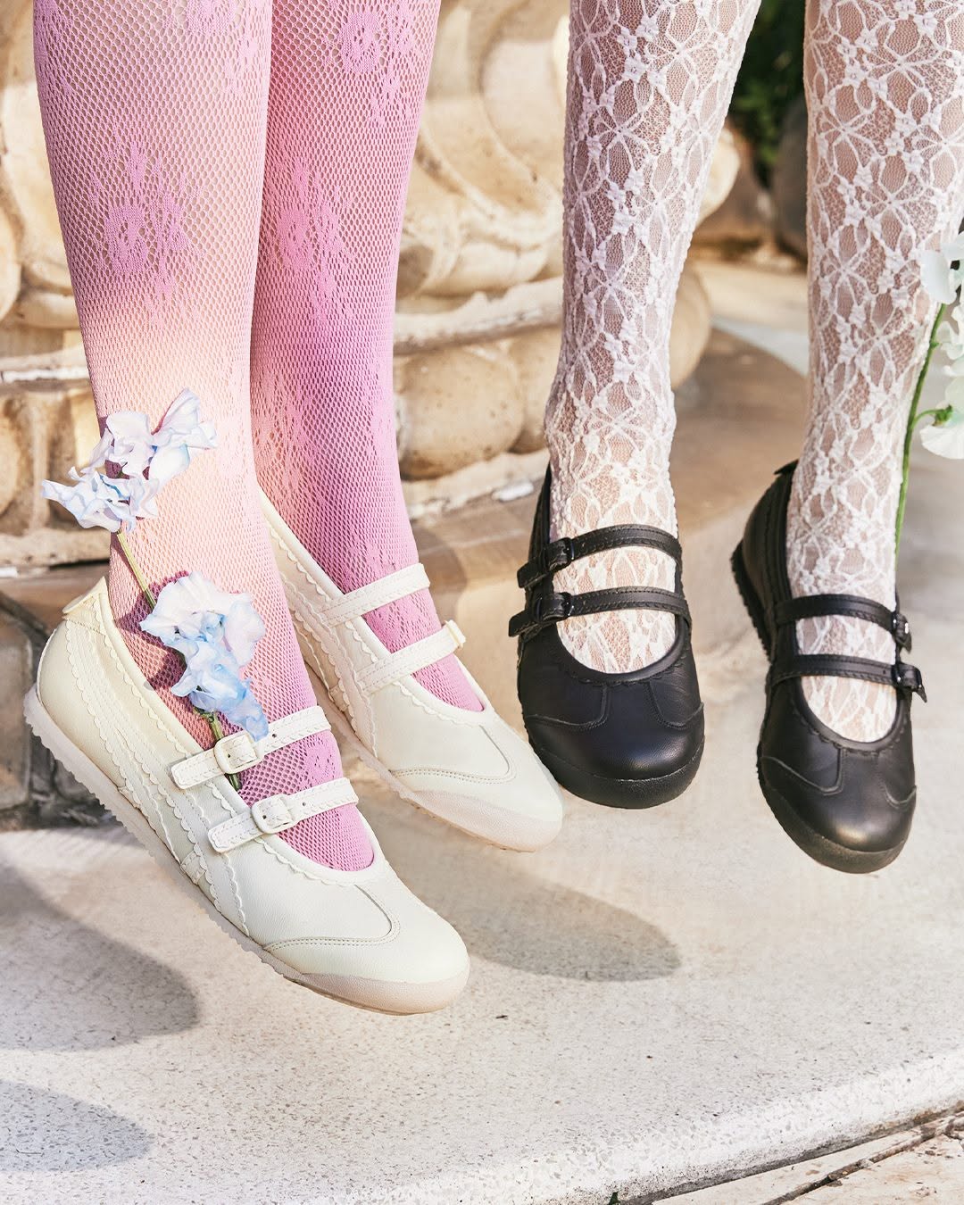 Các thương hiệu giày thể thao cũng không thể bỏ qua xu hướng balletcore-3.jpg