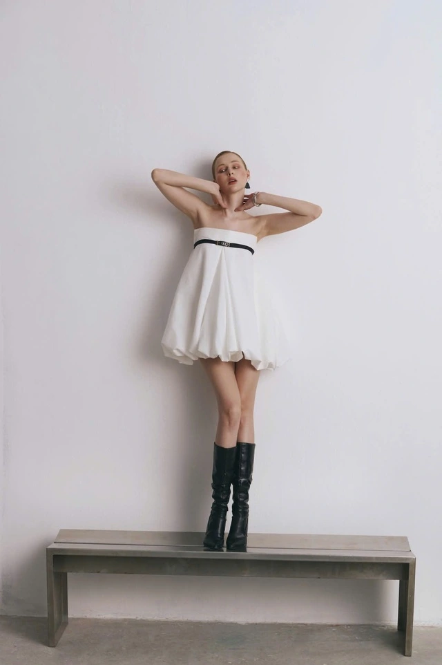 Cách những cô nàng cá tính hoài niệm thời trang-2.webp