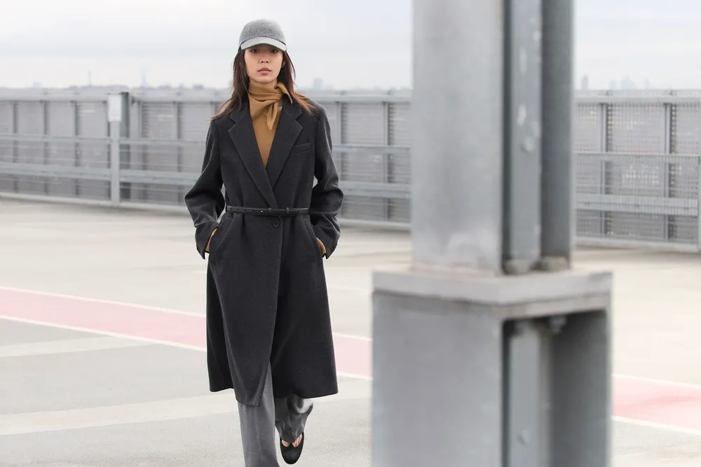 Cảm hứng hiện đại trong từng chuyển động của BST Uniqlo C được khắc họa bởi GĐST Clare Waigh...webp