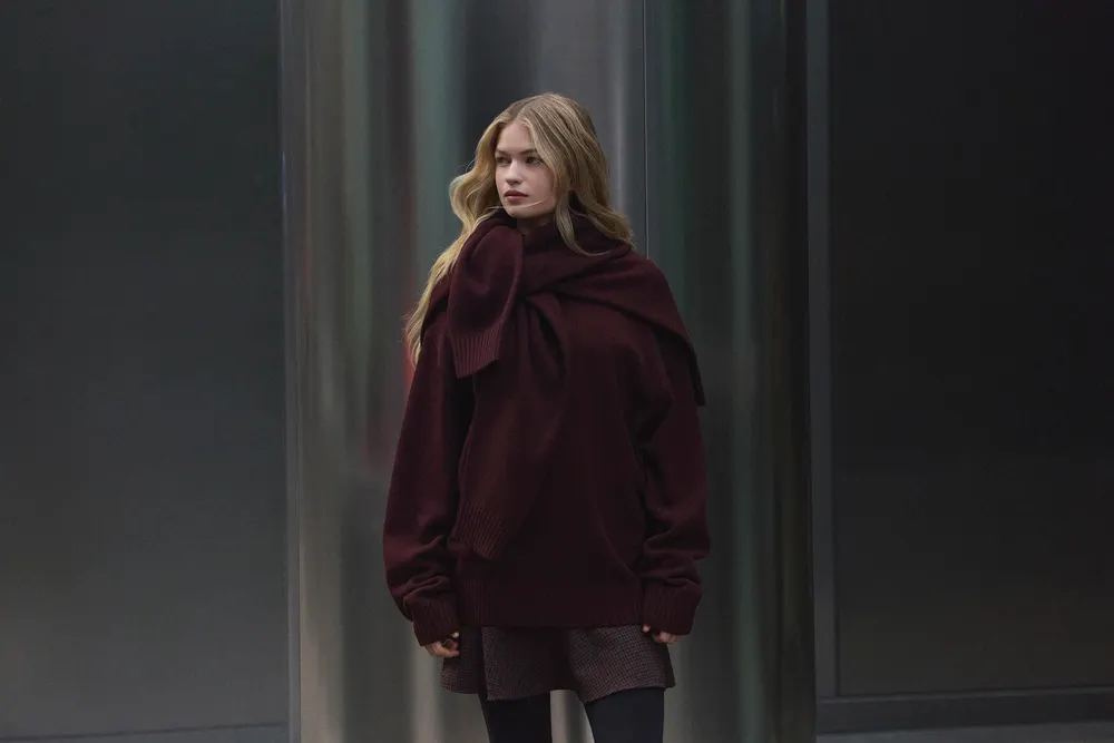 Cảm hứng hiện đại trong từng chuyển động của BST Uniqlo C được khắc họa bởi GĐST Clare Waigh...webp