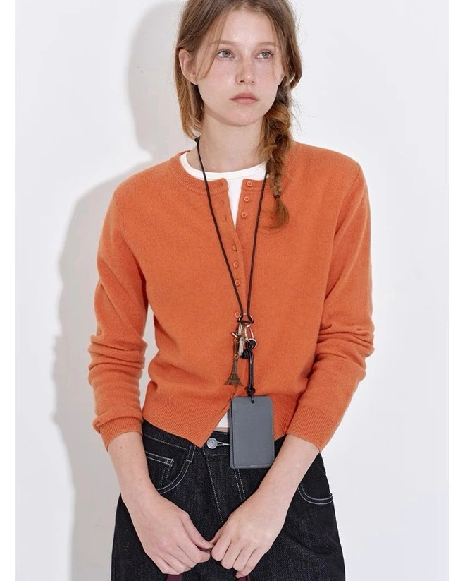 Cardigan áo len thành xu hướng mới cho mùa thu 2025-2.webp