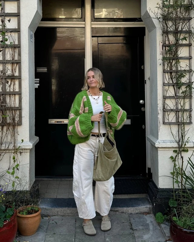 Cardigan áo len thành xu hướng mới cho mùa thu 2025-4.webp