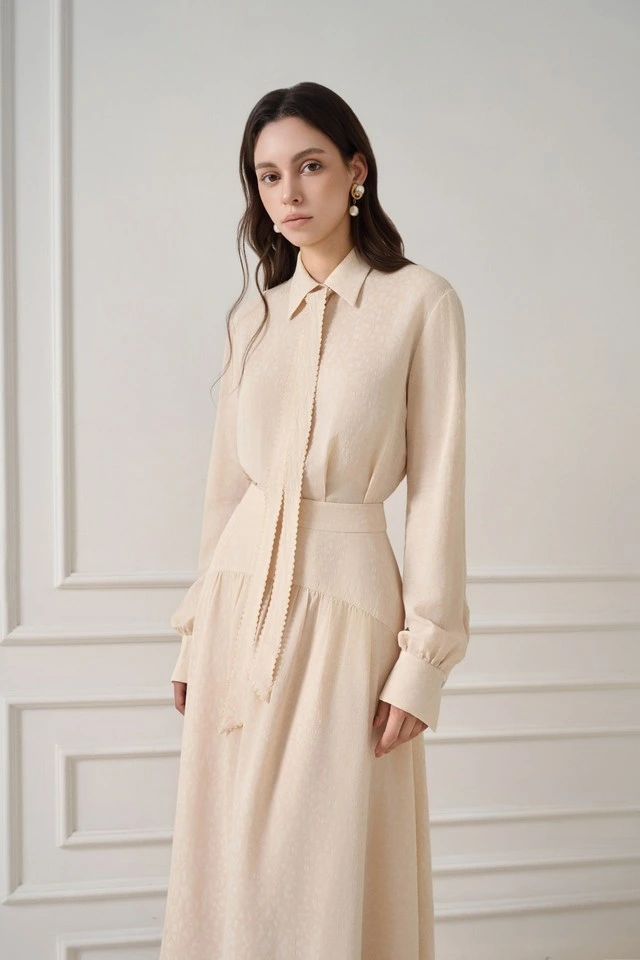 Chớm thu khám phá tủ đồ thanh lịch với chất liệu lụa ren cùng vải xô mềm-5.webp