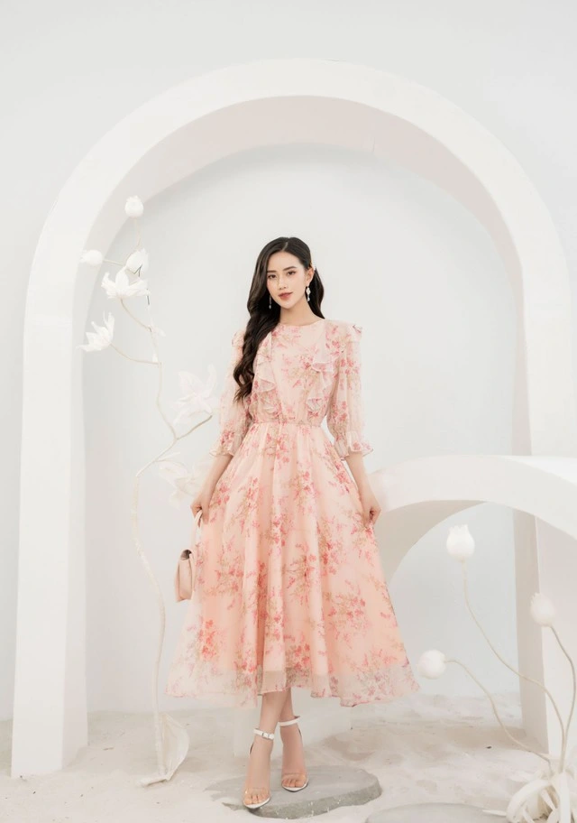 Đầm hoa lựa chọn thời thượng cho mùa hè sôi động-1.webp