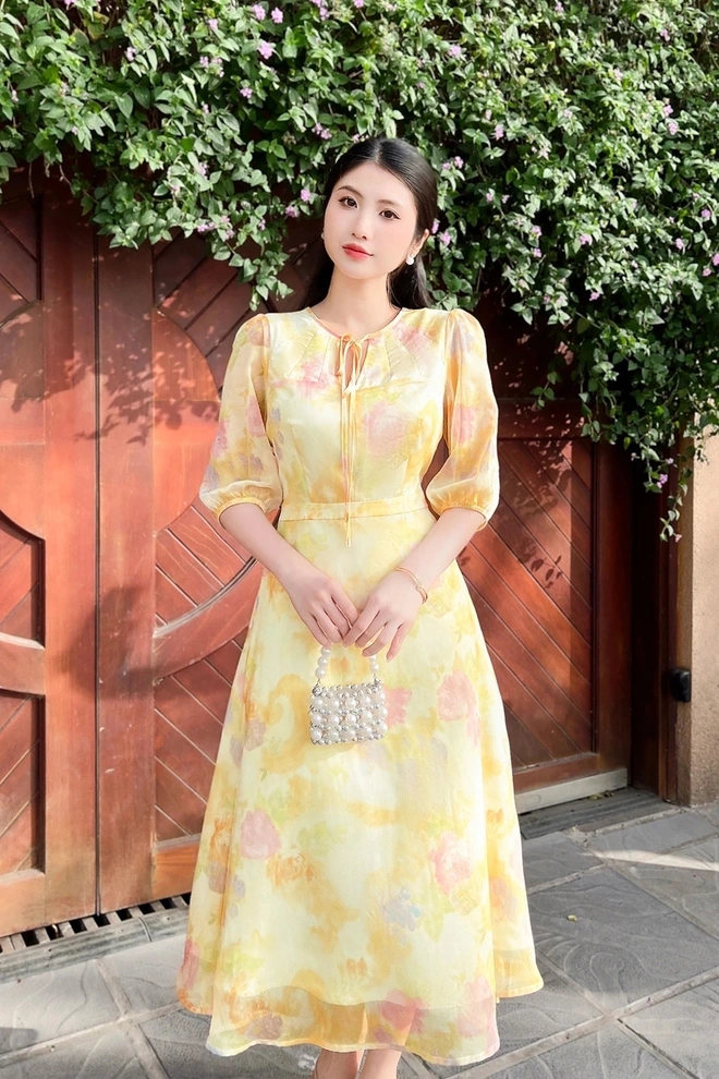 Đầm hoa lựa chọn thời thượng cho mùa hè sôi động-5.webp
