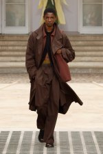 PANTONE 2025 "MOCHA MOUSSE" - XU HƯỚNG THỜI TRANG XUÂN HÈ NAM 2025