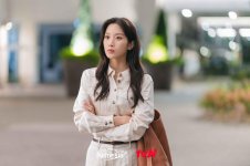 Sành điệu như nữ chính “Kẻ Thù Dấu Yêu” với phong cách hằng ngày đa dạng