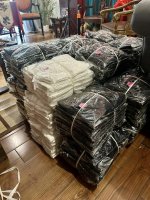 Thanh lý áo thun oversize và nón kết