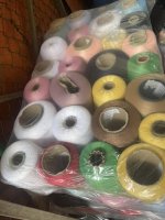 E có khoảng 3 tấn hàng poly đủ màu