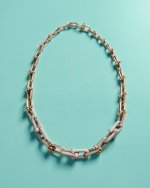 Tiffany & Co. ra mắt chiến dịch HardWear mới với sự góp mặt của Mikey Madison
