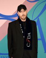 Biểu tượng thời trang nào đại diện cho cung hoàng đạo của bạn?