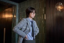 Thời trang trong “Nine Puzzles”: Suit và blazer là item chủ đạo