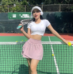 Năng động với chân váy thể thao đầy phong cách