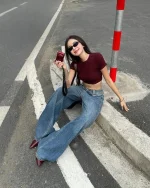 Diện quần jeans ống loe cho thời trang mùa hè sành điệu hơn bao giờ hết