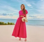 Mặc trang phục từ vải linen để mùa hè thêm tươi mát, thanh thoát