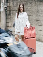 Chuẩn 'nàng thơ hiện đại' nhờ diện áo sơ mi trắng