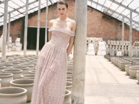 Đầm dự tiệc sang trọng, tối giản nhưng ai cũng phải ngắm nhìn