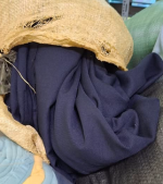 Em có 1 tải vải quần học sinh hàng không giãn bác nào lấy cả e thanh lý rẻ cho ạ #39k1kg dọn kho