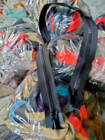 Dây kéo sẵn hàng