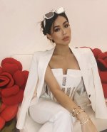 Ngắm tín đồ thời trang Việt “lên đồ” sành điệu ở nhà mùa giãn cách