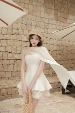 Những lý do khiến váy ngắn trở thành biểu tượng của sự tự do và nữ tính