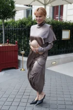 Kendall – Kylie Jenner và dàn sao xuất hiện tại Schiaparelli Xuân-Hè 2026