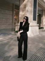 Phong cách monochromatic tạo nên dấu ấn thanh lịch