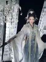 Bành Tiểu Nhiễm và vẻ đẹp huyễn hoặc trong “Ám Hà Truyện”