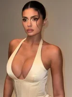 Chiếc corset mới ra mắt của FANCì CLUB chinh phục Kylie Jenner