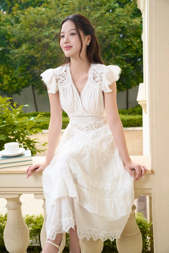 Đẹp cả tuần với ba gam màu trắng đen beige-1.webp