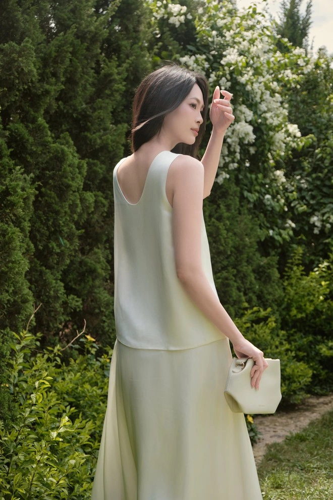 Đẹp cả tuần với ba gam màu trắng đen beige-4.webp