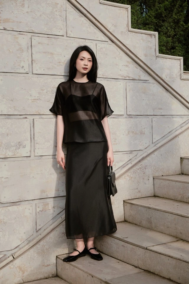 Đẹp cả tuần với ba gam màu trắng đen beige-9.webp