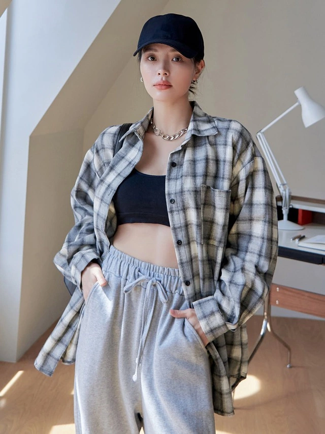 Diện áo khoác sơ mi ngày hè-3.webp